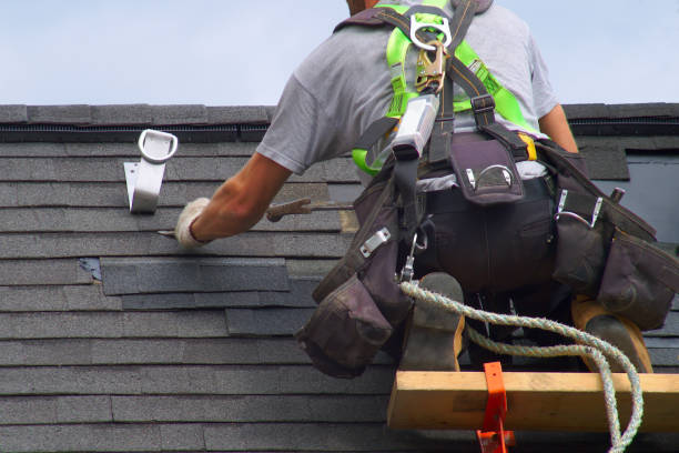 Best Roof Gutter Cleaning  in Enetai, WA